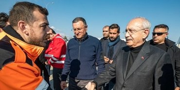 chp-lideri-kilicdaroglu-izmir-buyuksehir-in-hatay-daki-koordinasyon-merkezini-ziyaret-etti-8058