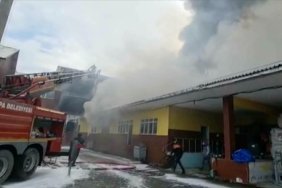 artvinde-cay-fabrikasinda-cikan-yangina-mudahale-ediliyor