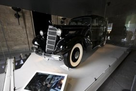 ataturkun-restore-edilen-otomobili-anitkabirde-sergileniyor