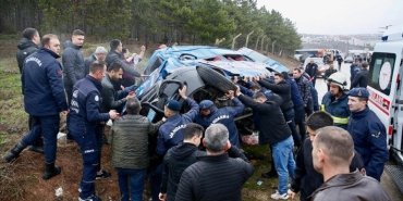 eskisehirde-zincirleme-trafik-kazasi-12si-asker-14-kisi-yaralandi