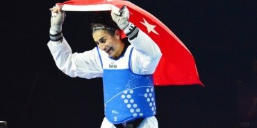 milli-tekvandocu-hatice-kubra-ilgunden-altin-madalya