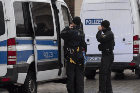 alman-polisi-sabah-avrupa-gazetesinden-iki-gazeteciyi-gozaltina-aldi