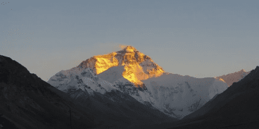 cinli-arastirma-ekibi-everest-daginin-zirvesine-ulasti