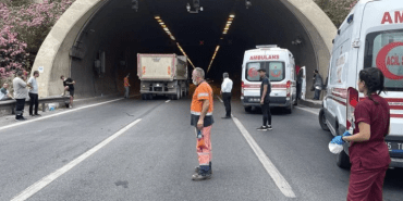izmir-bayrakli-tunellerinde-cikan-yanginda-bir-tir-kullanilamaz-hale-geldi