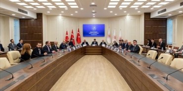 Asgari Ücret Tespit Komisyonu, asgari ücrete yapılacak ara zam oranını belirleme çalışmaları kapsamında saat 11.00’de toplanacak.
