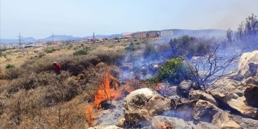 Mersin'de makilik alanda çıkan yangın söndürüldü