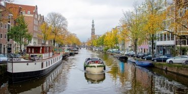 amsterdamda-yolcu-gemilerinin-sehir-merkezine-girisi-yasaklandi
