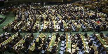 bm-genel-kurulu-kutsal-kitaplara-yonelik-siddeti-kinayan-karar-tasarisini-kabul-etti