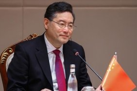 cin-disisleri-bakaninin-3-haftadir-halkin-karsisina-cikmamasina-dair-soru-isaretleri-suruyor