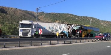 elazigda-otobus-ile-tirin-carpismasi-sonucu-1-kisi-yasamini-yitirdi