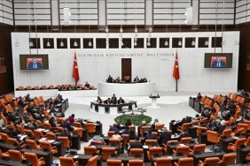 emur-maasinin-22-bin-17-liraya-cikarilmasini-emekli-ayliklarina-yuzde-25-zam-yapilmasini-bazi-vergi-artislarini-ongoren-kanun-teklifi-tbmm-genel-kurulunda-kabul-edildi