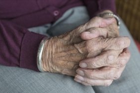 fda-alzheimerin-ilerlemesini-yavaslattigi-gozlenen-ilaca-onay-verdi