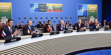 nato-liderleri-zirve-toplantisinda-bir-araya-geldi