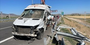 nevsehirde-devrilen-minibusteki-24-kisi-yaralandi