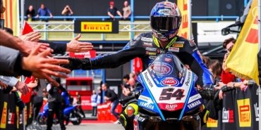 toprak-razgatlioglu-ingilterede-superpole-yarisinda-birinci-oldu