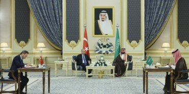 turkiye-ve-suudi-arabistan-arasinda-yatirim-savunma-enerji-iletisim-alaninda-anlasmalar-imzalandi