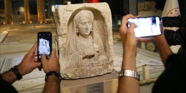 zeugma-kokenli-mezar-steli-turkiyede