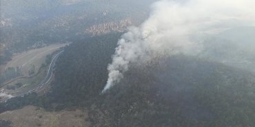 Eskişehir'deki orman yangınına havadan müdahale yeniden başladı