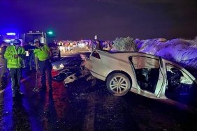Nevşehir'in Ürgüp ilçesinde iki otomobilin karıştığı trafik kazasında 4 kişi yaşamını yitirdi, 2 kişi yaralandı.