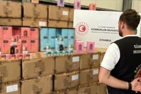 Pendik Limanı'nda 43 bin 200 kaçak elektronik sigara ele geçirildi