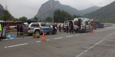 Bilecik'te düğün dönüşü trafik kazasında 1 kişi öldü, 13 kişi yaralandı