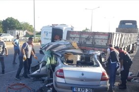 bursada-tira-carpan-otomobildeki-4-kisi-hayatini-kaybetti-2-kisi-yaralandi