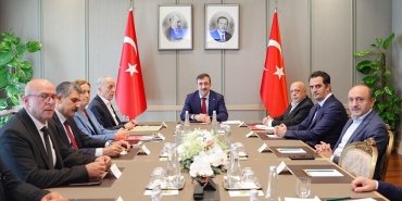 cumhurbaskani-yardimcisi-isci-sendikalari-temsilcileriyle-bir-araya-geldi