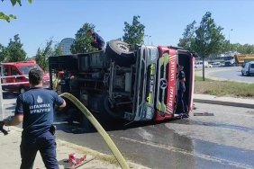 esenlerde-yangina-giderken-devrilen-itfaiye-aracindaki-2-personel-yaralandi