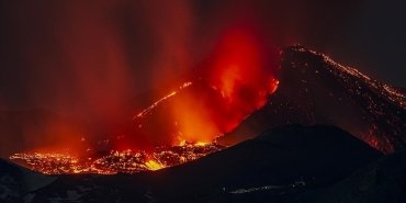 etna-yanardaginda-patlama