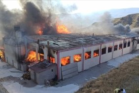 kastamonuda-kapi-fabrikasinda-yangin-cikti