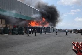 kocaelide-zincir-marketin-deposunda-cikan-yangin-sonduruldu
