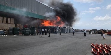 kocaelide-zincir-marketin-deposunda-cikan-yangin-sonduruldu