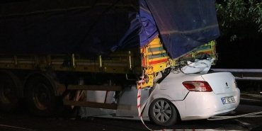sanliurfada-tira-carpan-otomobildeki-2-kisi-hayatini-kaybetti