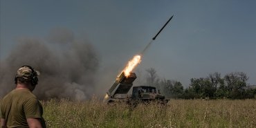 ukrayna-bahmut-yakinlarinda-3-kilometrekarelik-alan-daha-kurtarildi