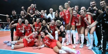 avrupa-sampiyonu-a-milli-kadin-voleybol-takimi-yurda-dondu