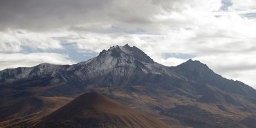 erciyes-daginda-mahsur-kalan-polonyali-dagciyi-kurtarmak-icin-calisma-baslatildi