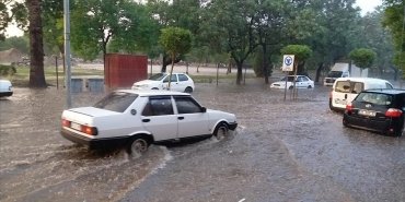 meteorolojiden-bati-anadolu-ve-karadenizde-kuvvetli-saganak-uyarisi