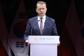 polonya-savunma-bakani-cok-gizli-belgeleri-ifsa-etmekle-suclaniyor