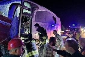 yolcu-otobusu-traktore-carpti-2-kisi-hayatini-kaybetti18-kisi-yaralandi