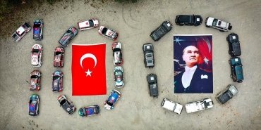 ralli-ve-off-road-pilotlarindan-cumhuriyetin-100-yilina-ozel-koreografi