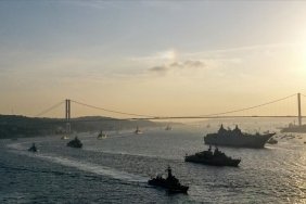 turk-donanmasi-istanbul-bogazinda-tarihinin-en-buyuk-resmigecidini-gerceklestirdi