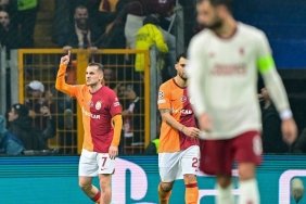 galatasaray-ve-manchester-united-3-3-berabere-kaldi