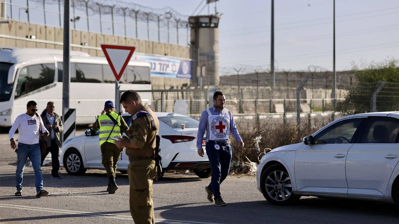 israil-ve-hamas-arasinda-devam-eden-esir-takasi-sureci