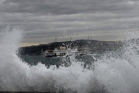 istanbulda-olumsuz-hava-kosullari-seferleri-etkiledi