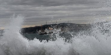 istanbulda-olumsuz-hava-kosullari-seferleri-etkiledi
