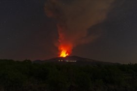 italyada-etna-yanardagi-alarmi