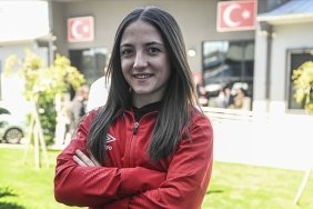 milli-halterci-cansu-bektas-gencler-dunya-sampiyonasinda-kursuye-cikti