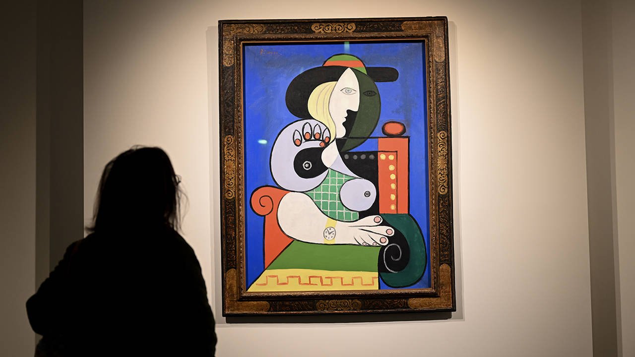 picassonun-saatli-kadin-tablosu-rekor-fiyata-alici-buldu