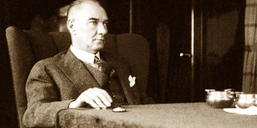 turkiye-ataturku-85-olum-yildonumunde-saygiyla-aniyor