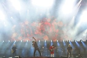 ac-dcnin-ilk-bateristi-colin-burgess-77-yasinda-hayatini-kaybetti
